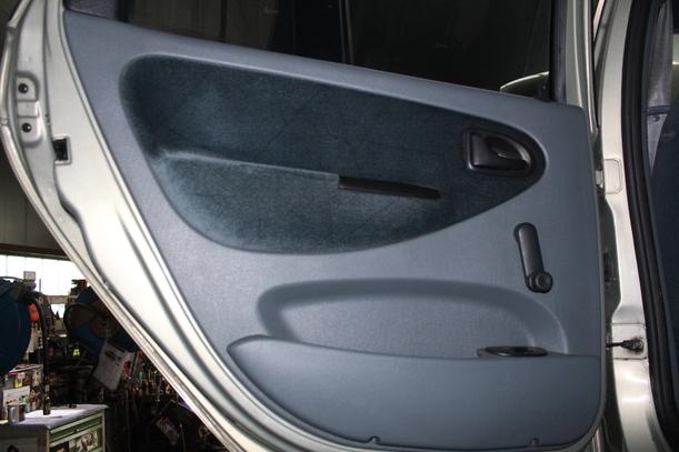 Foto: TÜR HINTEN LINKS eines Renault Megane Scenic 1.6e Beauty