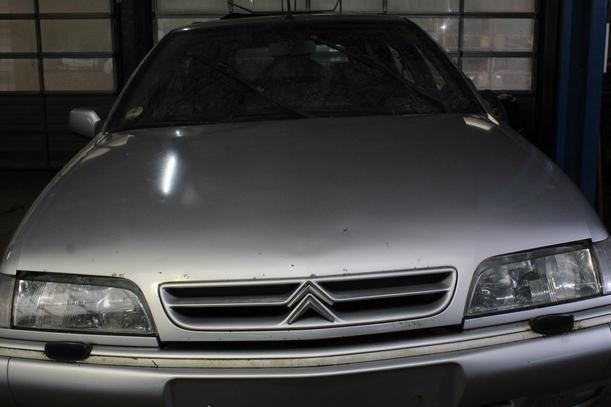 Foto: MOTORHAUBE (FACELIFT) eines Citroen Xantia Kombi 2.0 HDi XL