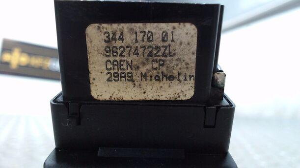 Foto: BLINKSCHALTER eines Citroen Xantia Kombi 2.0 HDi XL