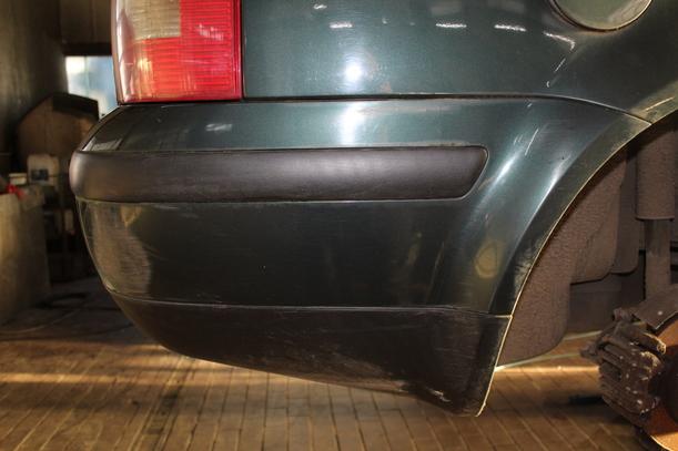 Foto: STOSSFÄNGER / STOßSTANGE HINTEN eines VW Passat Variant 1.9 TDI Beauty