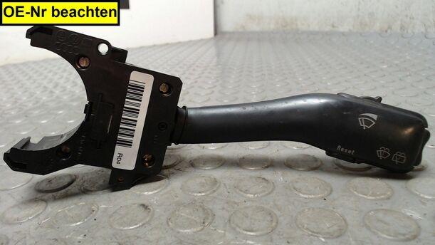 Foto: SCHEIBENWISCHERSCHALTER eines VW Passat Variant 1.9 TDI Beauty