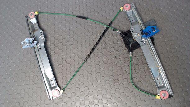 Foto: FENSTERHEBER ELEKTRISCH RECHTS ( 2/3 TÜRER ) eines Opel Corsa 1.0 12V Beauty