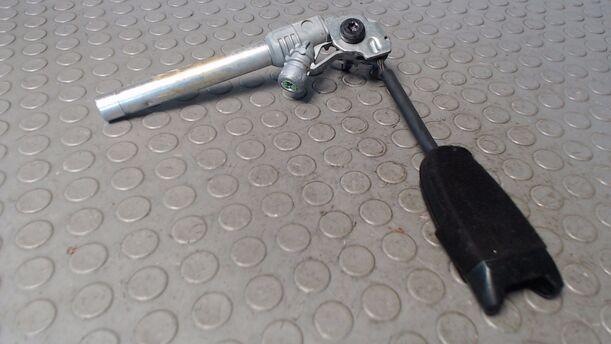 Foto: GURTSTRAFFER FAHRERSITZ LINKS ( NICHT ZUM ANSCHNALLEN ) eines Opel Corsa 1.0 12V Beauty