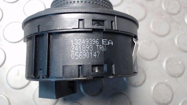 Foto: LICHTSCHALTER eines Opel Corsa 1.0 12V Beauty