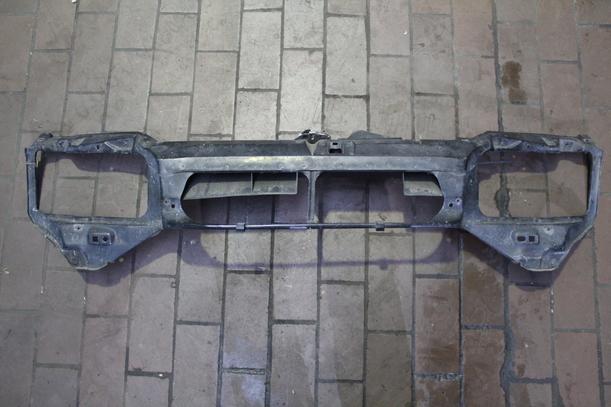 Foto: FRONTBLECH/ SCHLOSSTRÄGER eines Peugeot 806 DT Beauty
