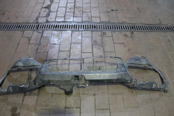 Foto: FRONTBLECH/ SCHLOSSTRÄGER eines Peugeot 806 DT Beauty