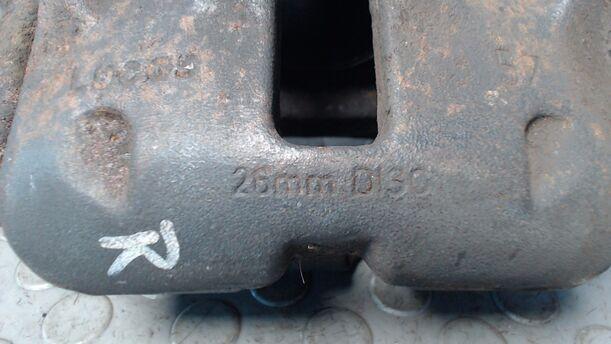 Foto: BREMSSATTEL VORN RECHTS eines Peugeot 806 DT Beauty