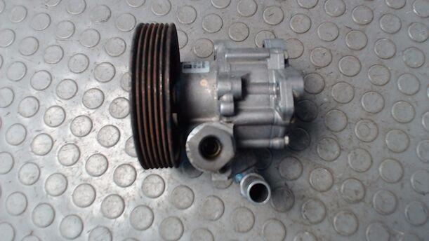 Foto: PUMPE SERVOLENKUNG eines Peugeot 806 DT Beauty