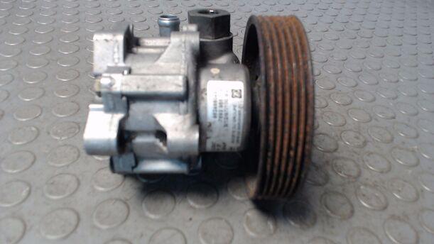 Foto: PUMPE SERVOLENKUNG eines Peugeot 806 DT Beauty