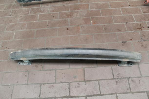 Foto: VERSTÄRKUNG HINTEN eines VW Polo 1.2 TS