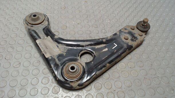 Foto: QUERLENKER LINKS eines Ford Fiesta TS