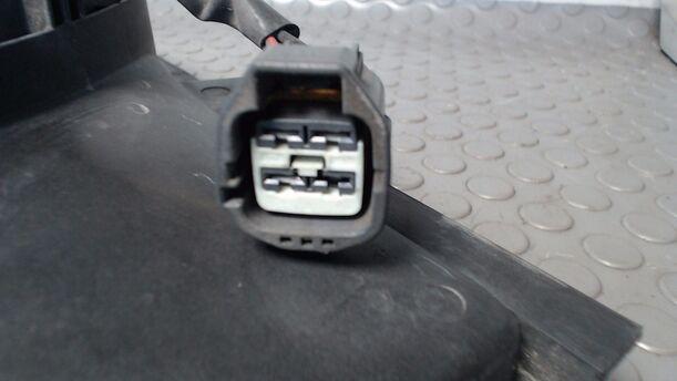 Foto: ELEKTROLÜFTER eines Volvo V40 1.8 Beauty
