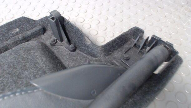 Foto: LADERAUMABDECKUNG eines Volvo V40 1.8 Beauty
