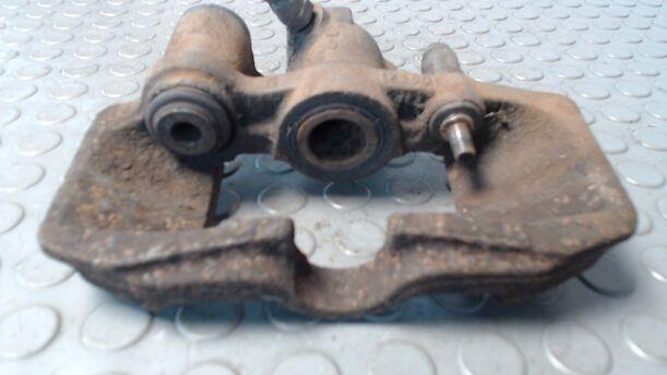 Foto: BREMSSATTEL HINTEN LINKS eines Mercedes-Benz Vito 112 CDI F Beauty