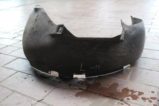 Foto: RADHAUSSCHALE/ INNENKOTFLÜGEL VORN LINKS eines VW Polo TS