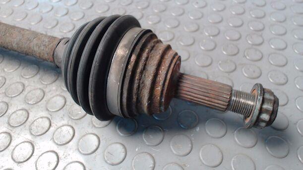 Foto: ANTRIEBSWELLE LINKS eines VW Polo TS