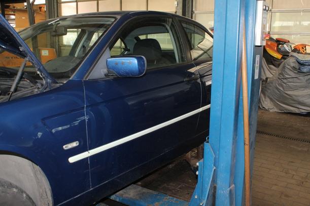 Foto: TÜR VORN LINKS ( COMPACT ) eines BMW 316ti compact TS