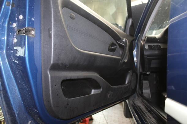 Foto: TÜR VORN LINKS ( COMPACT ) eines BMW 316ti compact TS