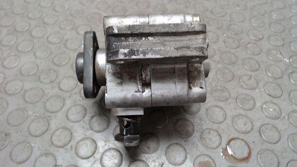 Foto: PUMPE SERVOLENKUNG eines BMW 316ti compact TS