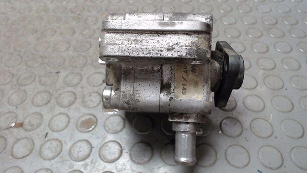 Foto: PUMPE SERVOLENKUNG eines BMW 316ti compact TS