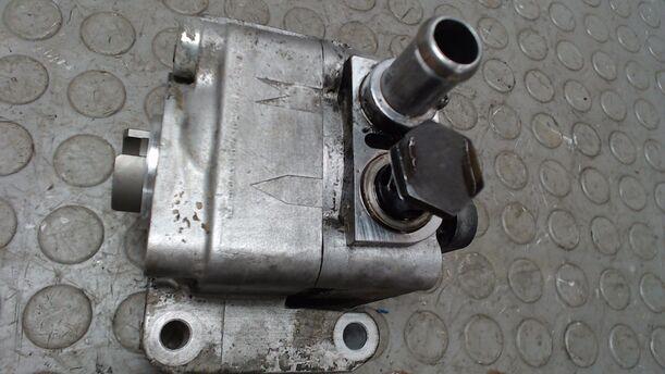 Foto: PUMPE SERVOLENKUNG eines BMW 316ti compact TS