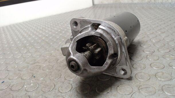Foto: ANLASSER / STARTER BOSCH eines BMW 316ti compact TS