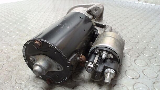 Foto: ANLASSER / STARTER BOSCH eines BMW 316ti compact TS