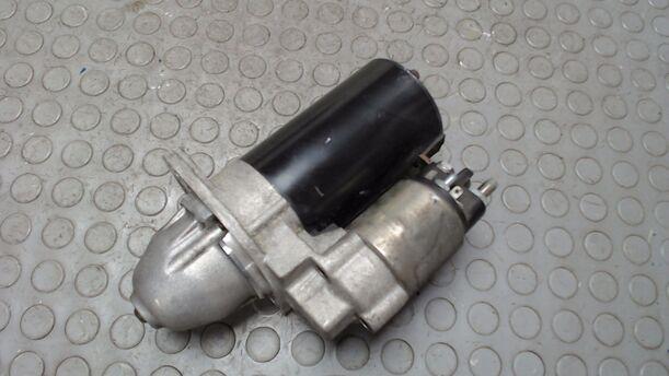 Foto: ANLASSER / STARTER BOSCH eines BMW 316ti compact TS