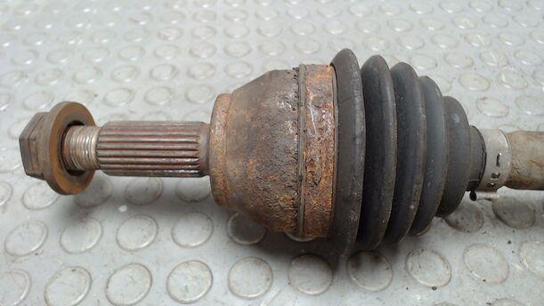 Foto: ANTRIEBSWELLE LINKS eines Ford Fusion 1.4 TS