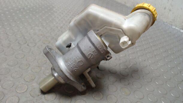 Foto: HAUPTBREMSZYLINDER eines Ford Fusion 1.4 TS