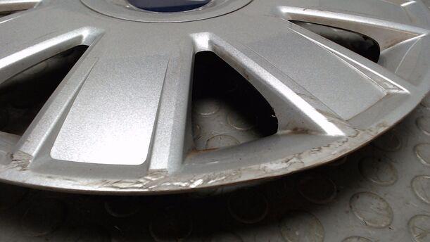 Foto: EINZELRADKAPPE / RADDECKEL eines Ford Fusion 1.4 TS
