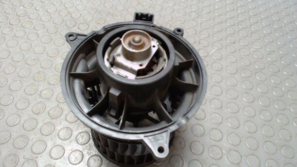 Foto: HEIZUNGSGEBLÄSE eines Ford Fusion 1.4 TS