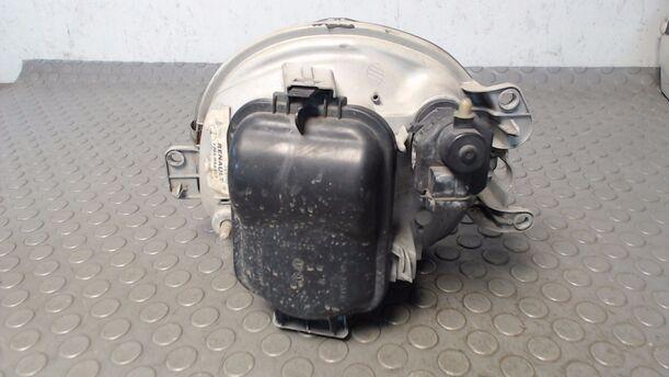 Foto: SCHEINWERFER RECHTS eines Renault Twingo 1.2 TS