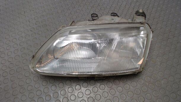 Foto: SCHEINWERFER LINKS eines Renault Espace 2.2 dT TS