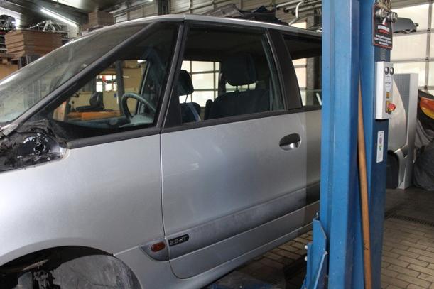 Foto: TÜR VORN LINKS eines Renault Espace 2.2 dT TS