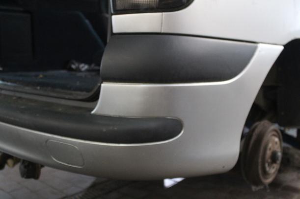 Foto: STOSSFÄNGER / STOßSTANGE HINTEN eines Renault Espace 2.2 dT TS