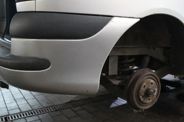 Foto: STOSSFÄNGER / STOßSTANGE HINTEN eines Renault Espace 2.2 dT TS