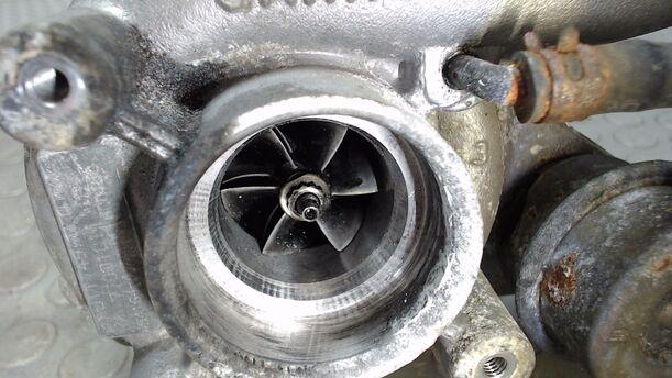 Foto: TURBOLADER eines Renault Espace 2.2 dT Comfort