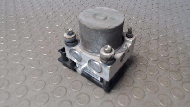 Foto: HAUPTBREMSAGGREGAT ABS eines Nissan Micra 1.2 TS