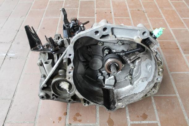 Foto: SCHALTGETRIEBE CEJHQCG eines Nissan Micra 1.2 TS