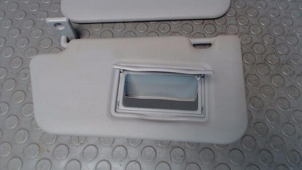 Foto: SONNENBLENDEN eines Nissan Micra 1.2 TS