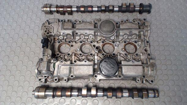 Foto: VENTILDECKEL/ NOCKENWELLENGEHÄUSE eines Volvo V40 1.8 Beauty