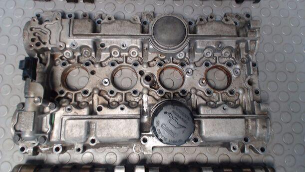 Foto: VENTILDECKEL/ NOCKENWELLENGEHÄUSE eines Volvo V40 1.8 Beauty