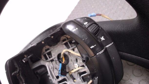 Foto: LENKRAD (OHNE AIRBAG) eines Citroen C4 Coupe 1.4 16V Beauty