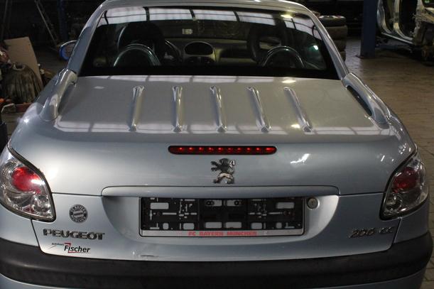 Foto: HECKKLAPPE/ HECKDECKEL eines Peugeot 206 CC 135 TS