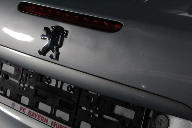 Foto: HECKKLAPPE/ HECKDECKEL eines Peugeot 206 CC 135 TS