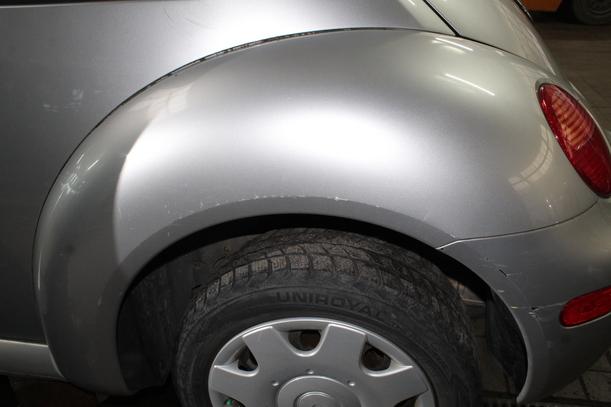 Foto: KOTFLÜGEL HINTEN LINKS eines VW New Beetle 2.0 TS