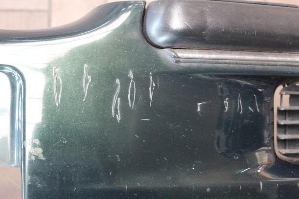 Foto: STOSSFÄNGER / STOSSSTANGE VORN eines Opel Omega Caravan 2.0 16V Beauty