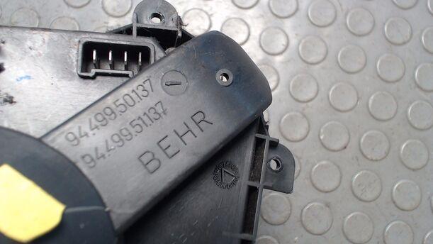 Foto: HEIZUNGSGEBLÄSE VORN LINKS ( FAHRERSEITE ) eines Peugeot 806 DT Beauty