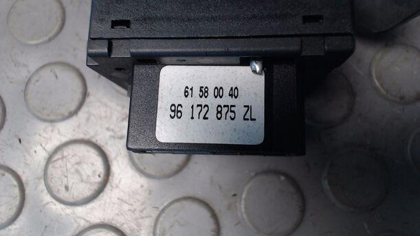 Foto: SCHEIBENWISCHERSCHALTER eines Peugeot 806 DT Beauty